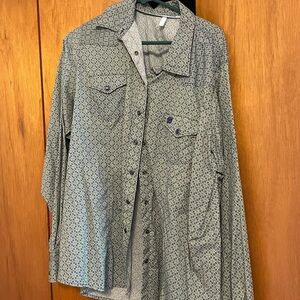 Cinch Button Up